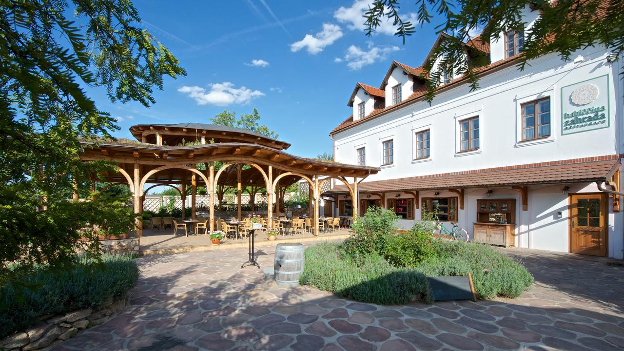 Babiccina Zahrada Penzion & Restaurant Prŭhonice Exteriör bild